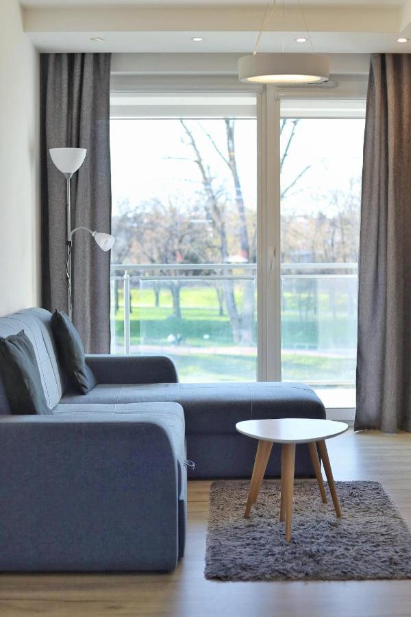 Capital Towers - Apartament Green Z Widokiem Na Rzeke Rzeszów Εξωτερικό φωτογραφία