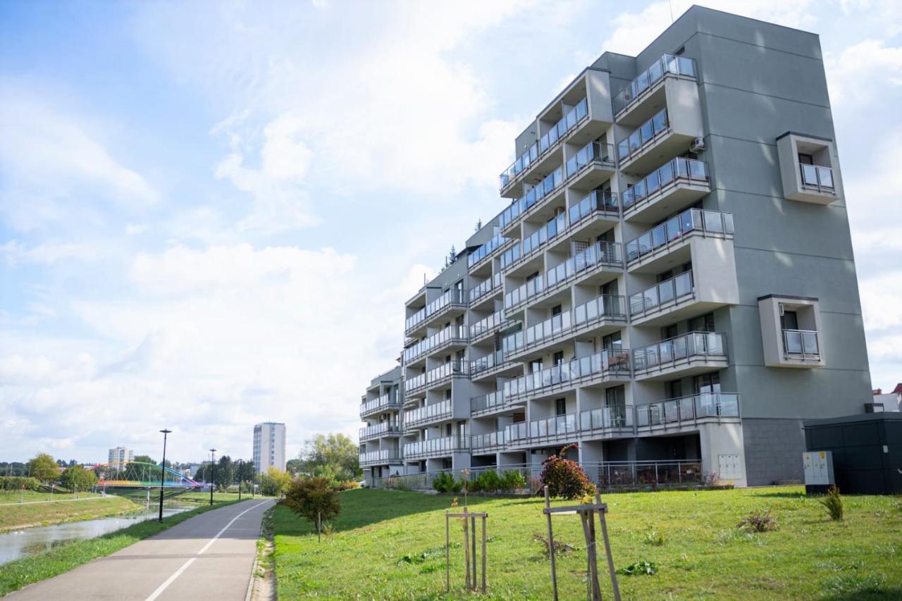 Capital Towers - Apartament Green Z Widokiem Na Rzeke Rzeszów Εξωτερικό φωτογραφία